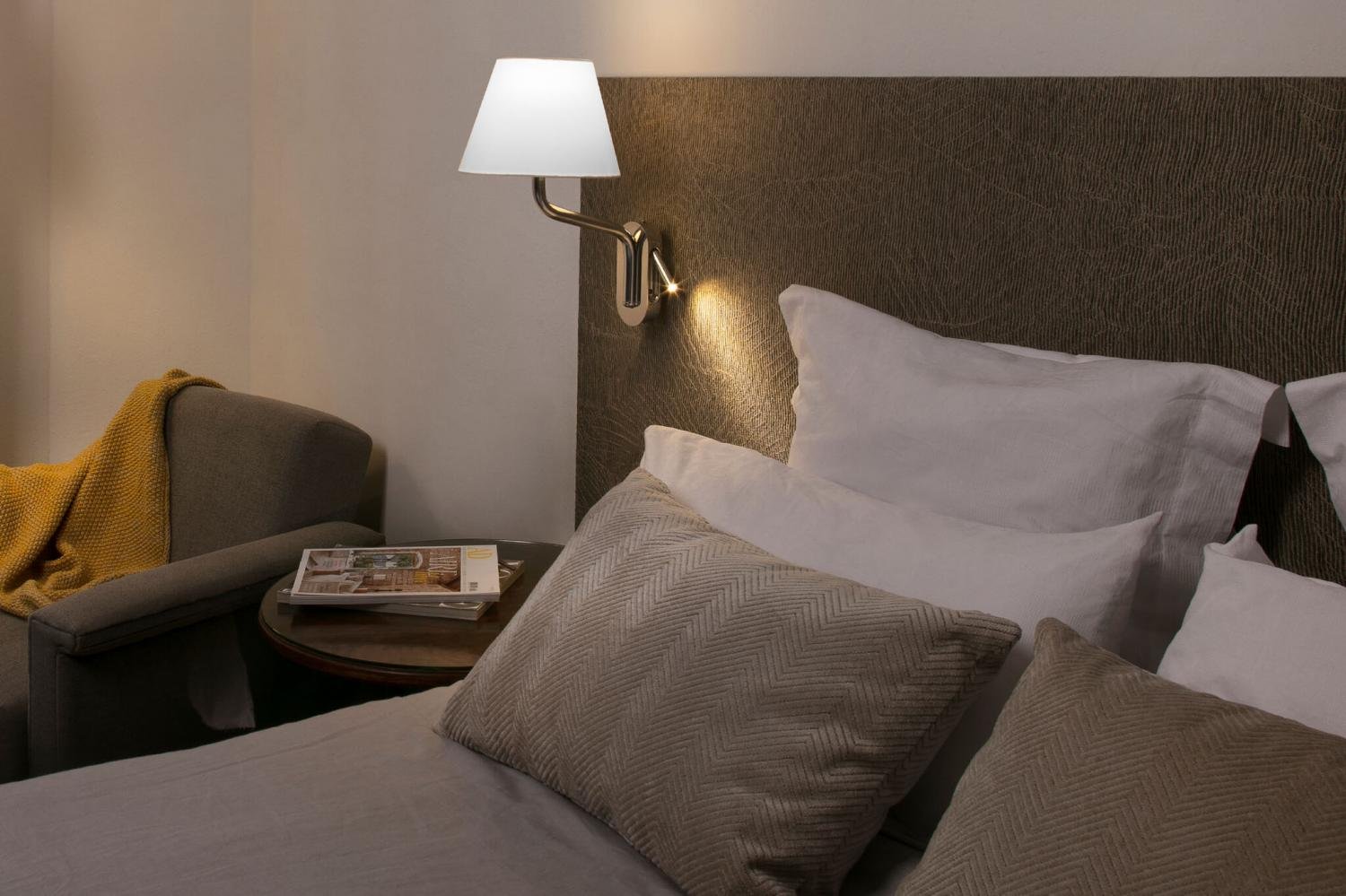 Levně ETERNA levá chrom/bílá nástěnná lampa se čtecí lampičkou - FARO