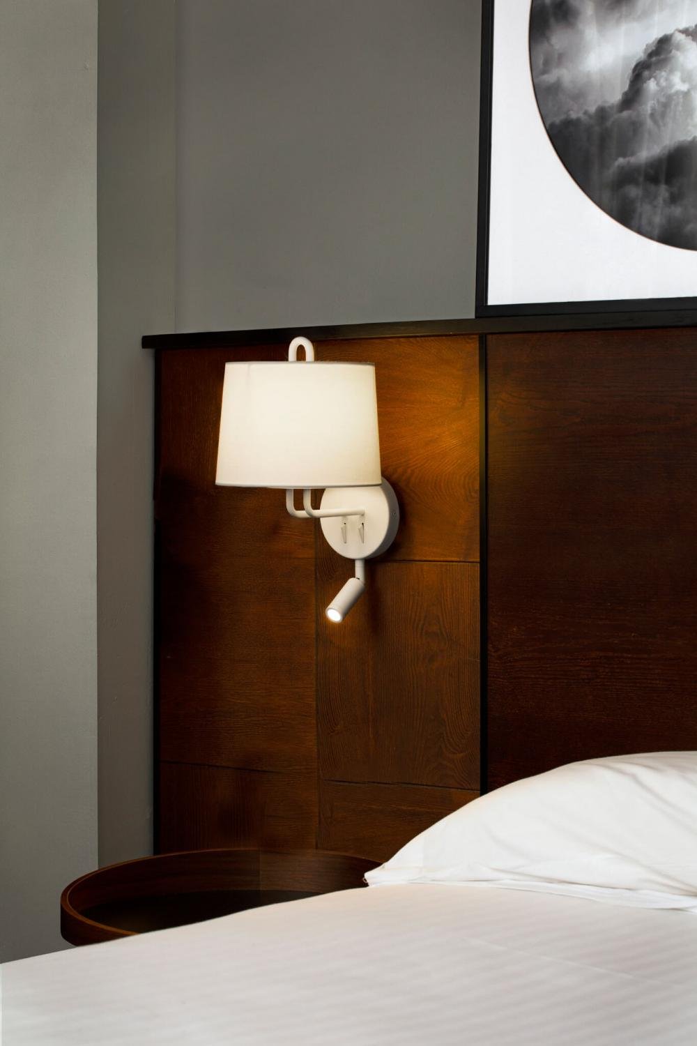 Levně MONTREAL nástěnná lampa, bílá/béžová, se čtecí lampičkou - FARO