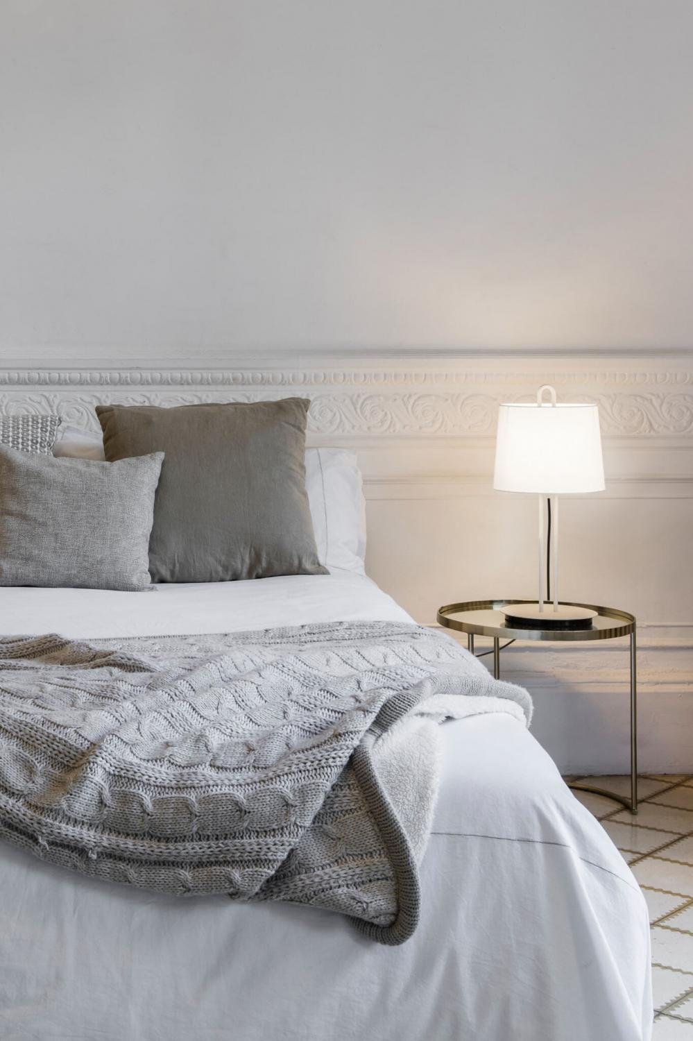 MONTREAL bílá stolní lampa - FARO