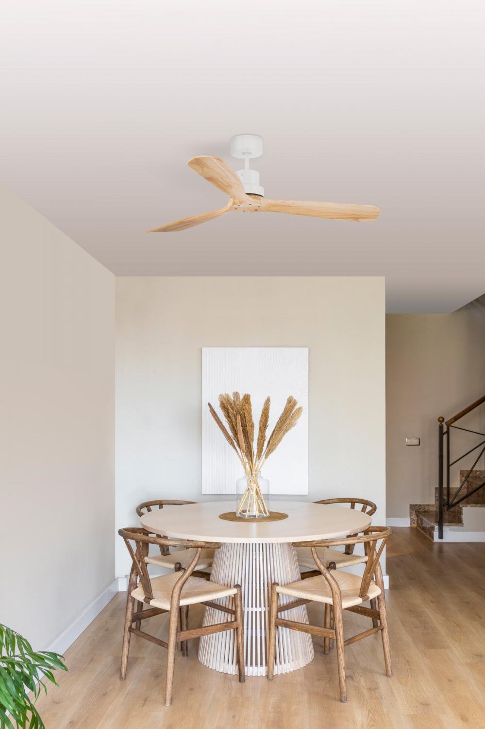 LANTAU L stropní ventilátor, bílá/borovice s DC motorem - FARO