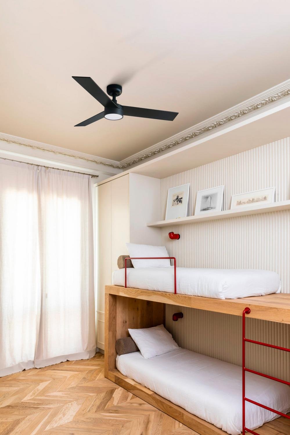 RUDDER S LED stropní ventilátor, černá/ořech - FARO