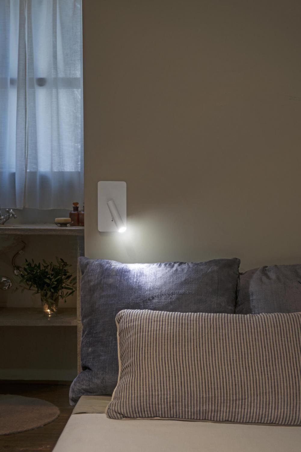 SUAU LED nástěnná lampa, bílá - FARO