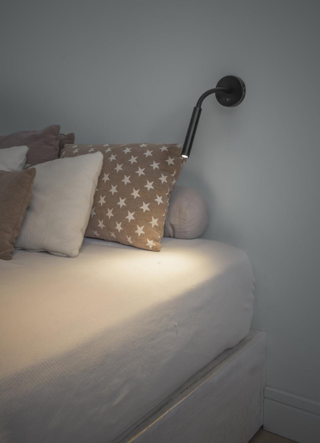 KALE nástěnná lampa na čtení, černá - FARO