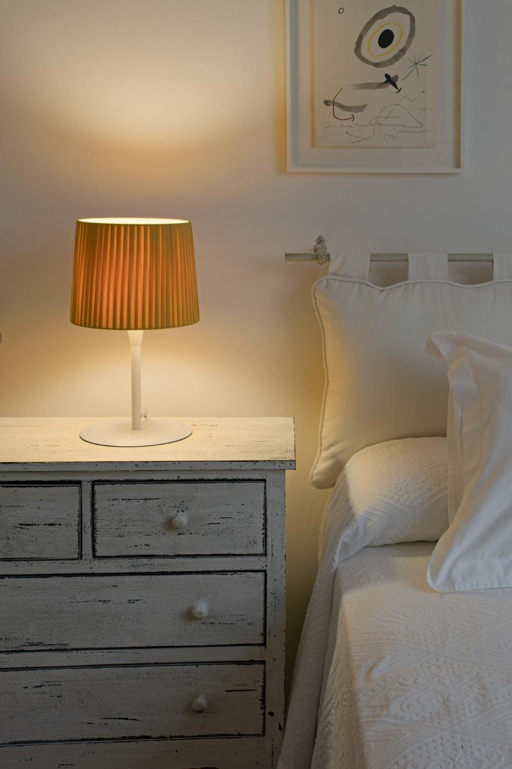 Levně SAMBA bílá/skládaná žlutá stolní lampa - FARO