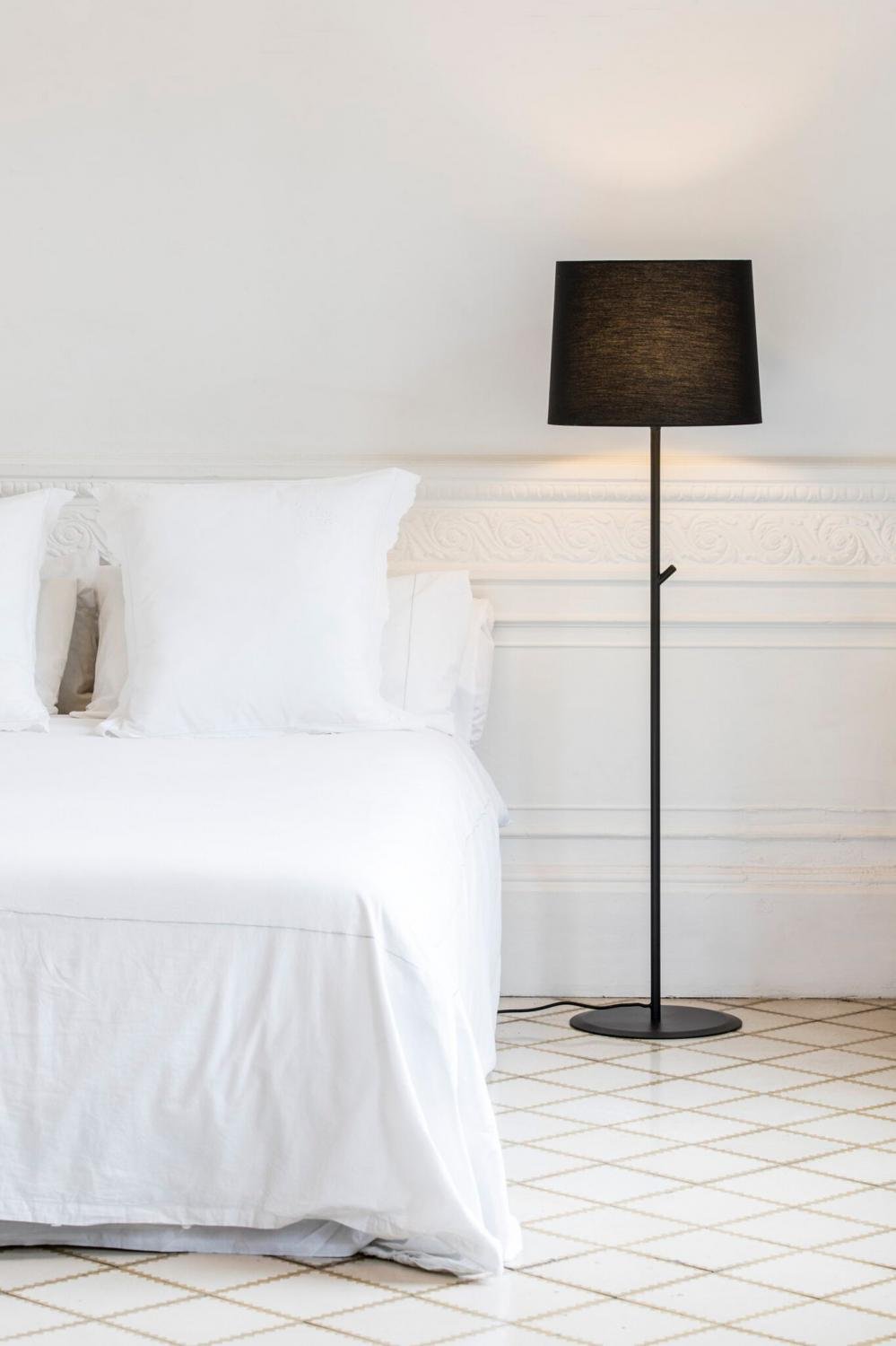 CONGA černá stojací lampa - FARO