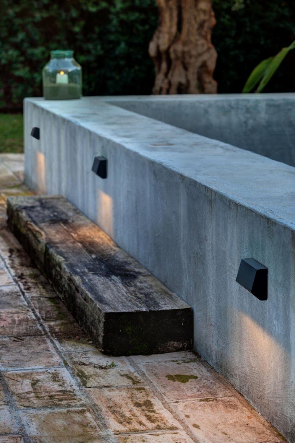 MUST 96 nástěnná lampa, tmavě šedá - FARO