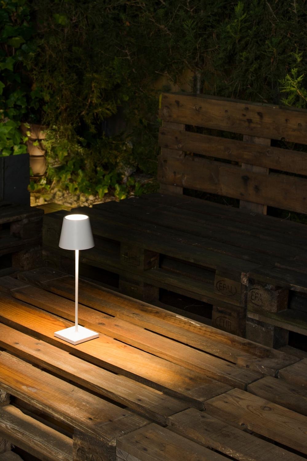 TOC 380 bílá přenosná stolní lampa - FARO