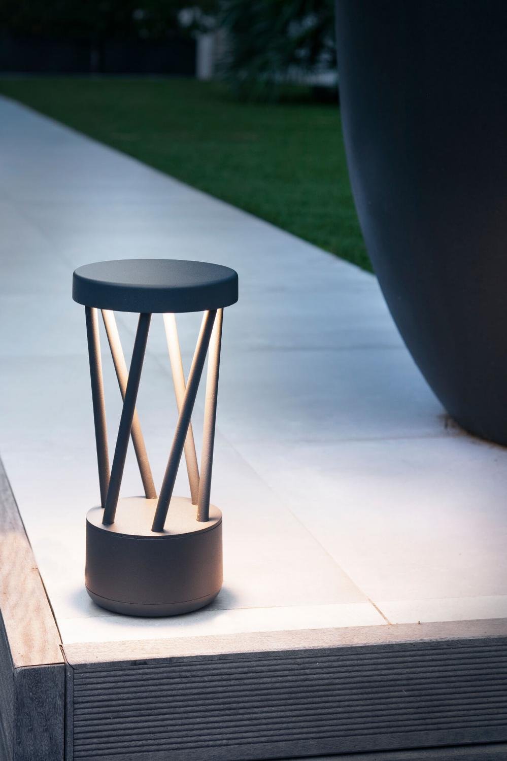 Levně TWIST 300 sloupková lampa, tmavě šedá - FARO