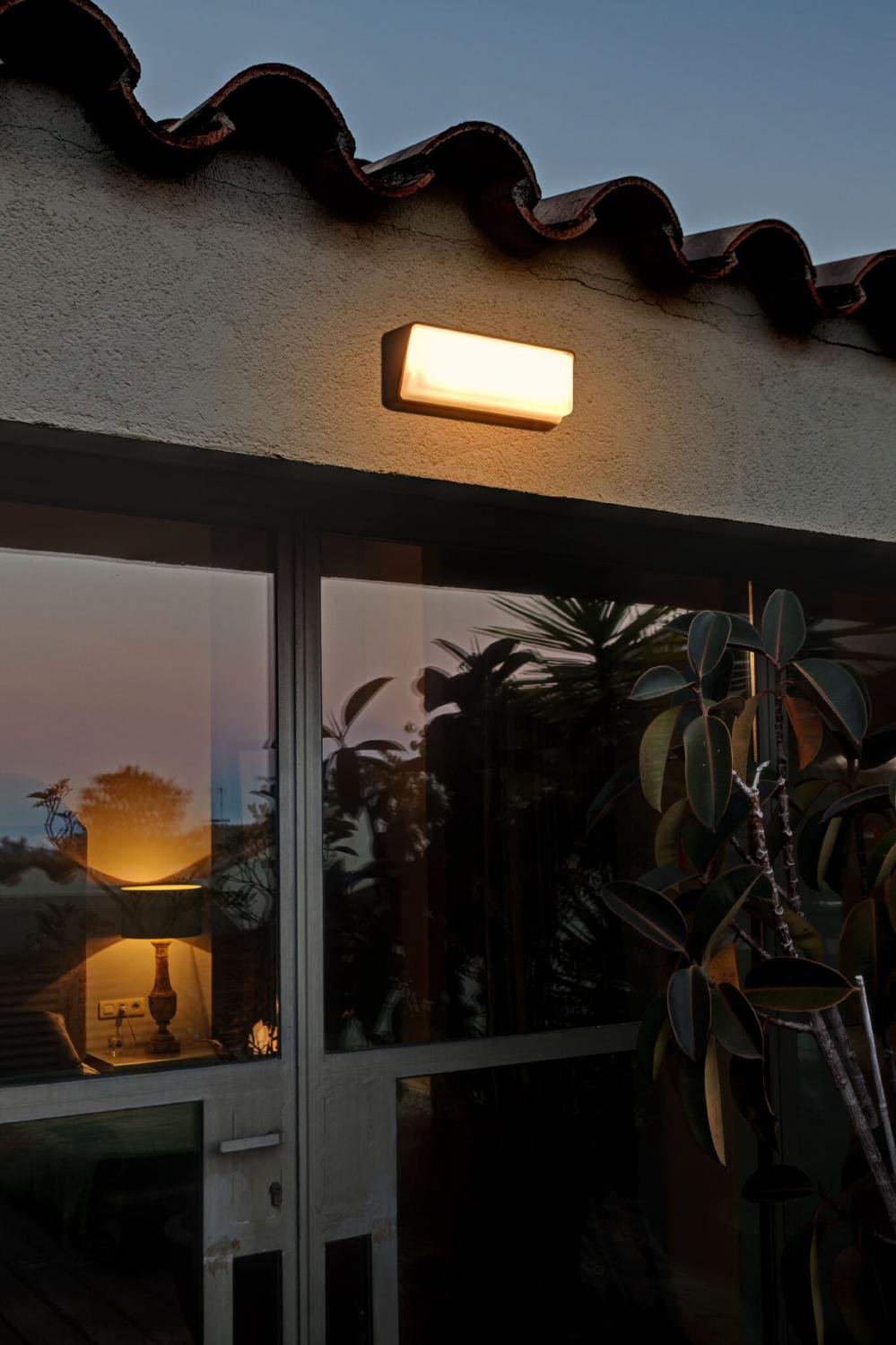 HALF nástěnná lampa, černá - FARO