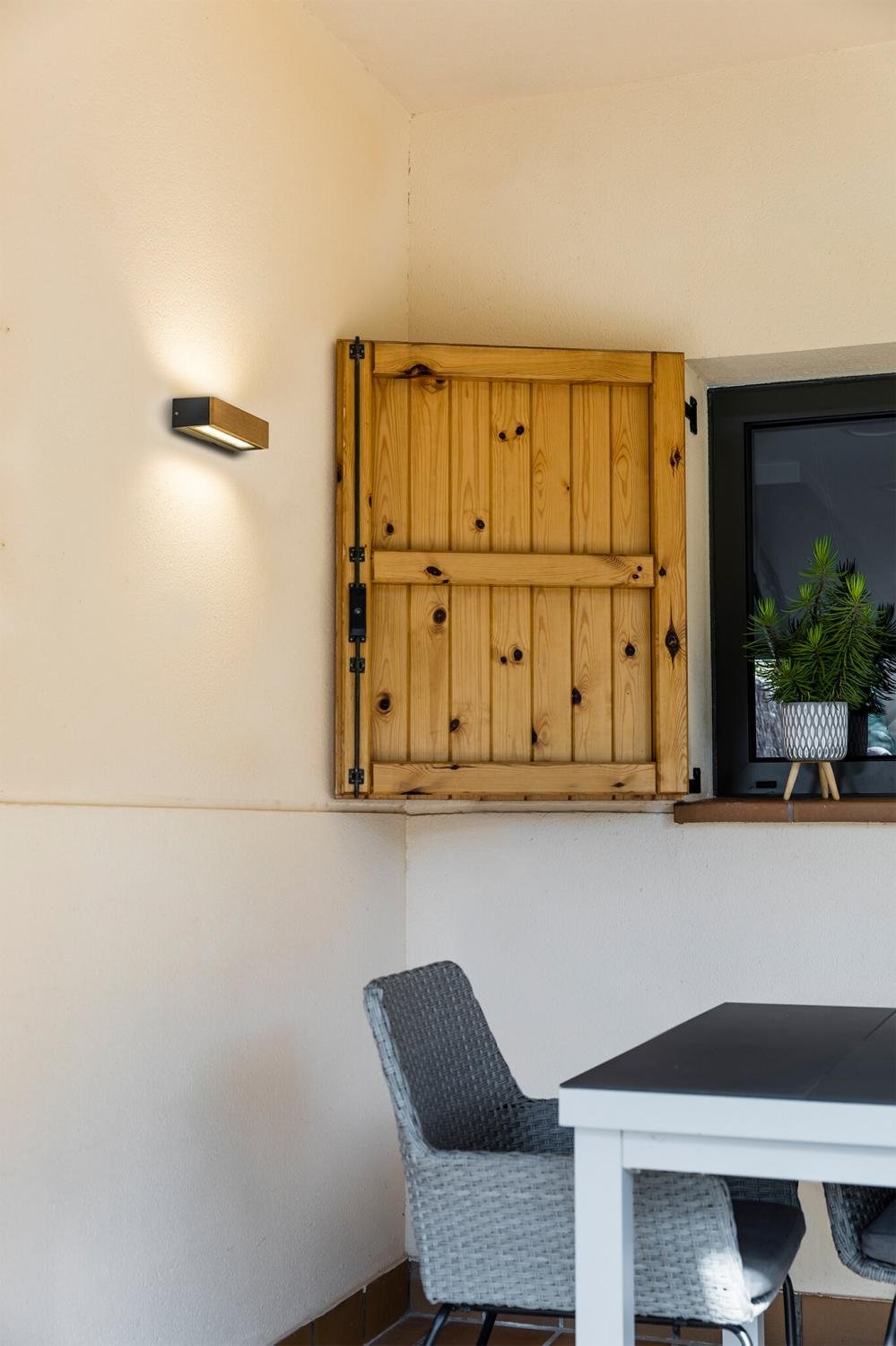 DORO 220 dřevěná nástěnná lampa - FARO