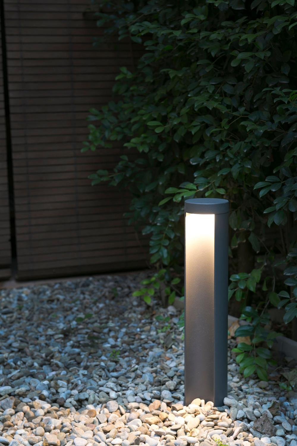 CHANDRA sloupková lampa, tmavě šedá - FARO