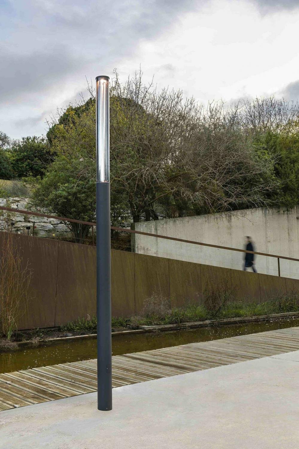 Levně SCREEN sloupková lampa, tmavě šedá, 3.7M 2700K 180st CASAMBI - FARO