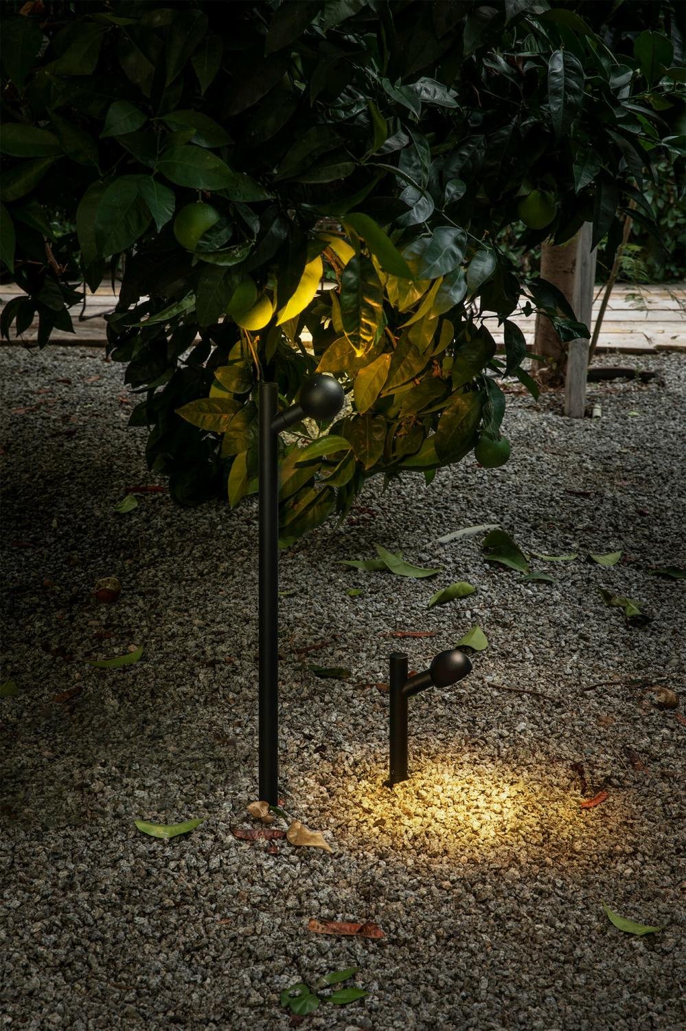 Levně BROT 600 lampa se zápichem, černá - FARO
