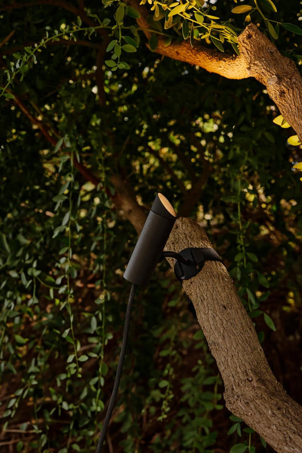 CLAP lampa s držákem na strom, černá 6W 3000K 38st. - FARO