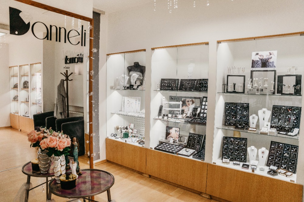 Proč šperky černají?