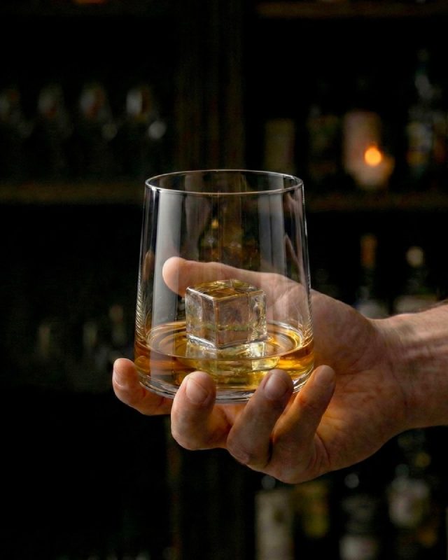 Nízke poháre na whisky a short drink