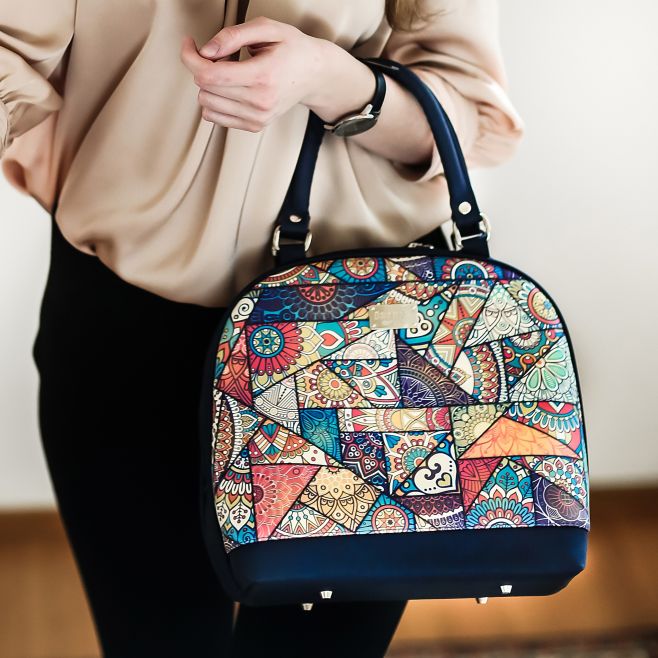 Některé věci se prostě vracejí. Protože jste si o ně psali. Oblíbené vzory jsou zpět v nabídce. 🤍 👉 Kolekce VITRAIL je...