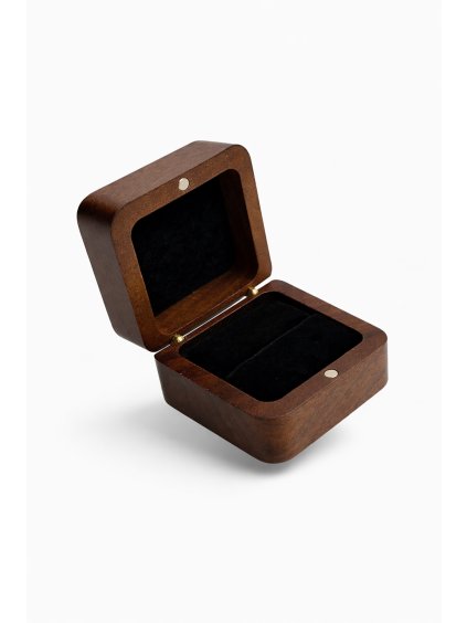 b43d2e83 1469 4dd4 9d6a e5a38352bdc5