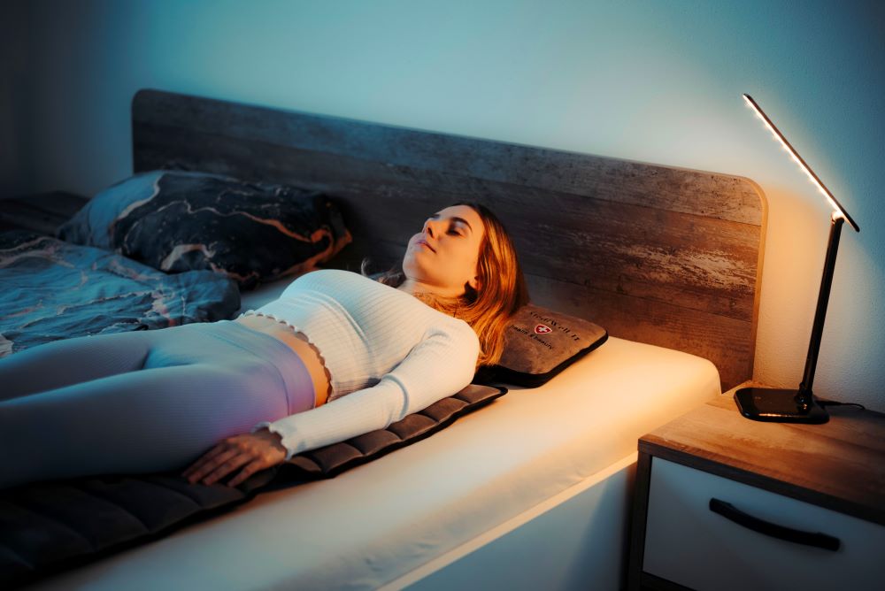 Masážna posteľ vs. masážna podložka – čo je pre vás lepšie?