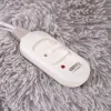 Elektricky vyhrievaci vankus s otvormi na ruky a nohy