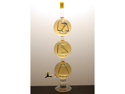 Vínna studňa s figúrou 3 guľe -  lode