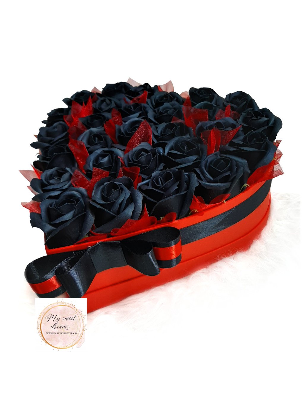 Mydlová kytica-Kytica ruží v boxe - Červené srdce s čiernou ružou