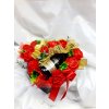Mydlová kytica - červené kvety v srdci z prosecom a pralinkou