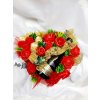 Mydlová kytica - červené kvety v srdci z prosecom a pralinkou