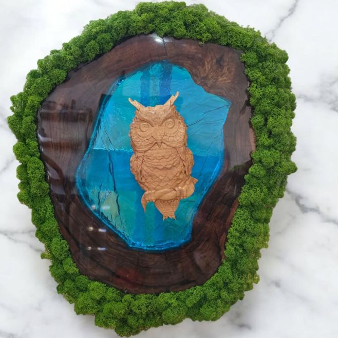 Múdrosť ukrytá v dreve a svetle 🦉🪵 Predstavujeme vám ďalší unikát z našej dielne – obraz sovy, ktorý v sebe spája tie...