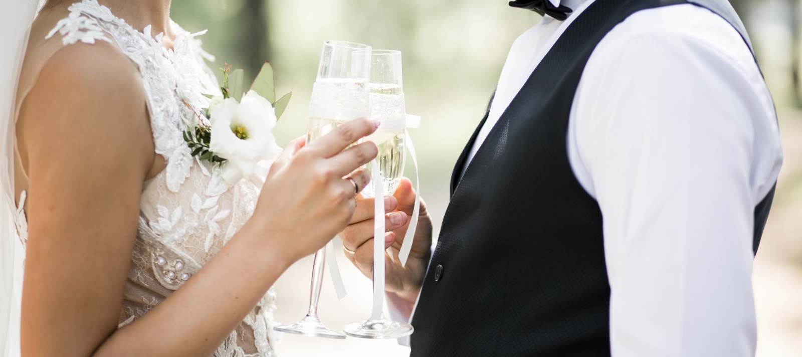 Svadobné poháre s vázou