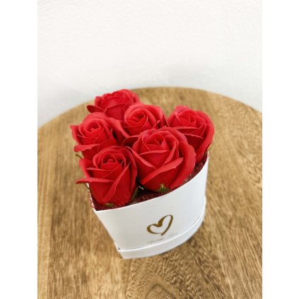 flower box with love white-red