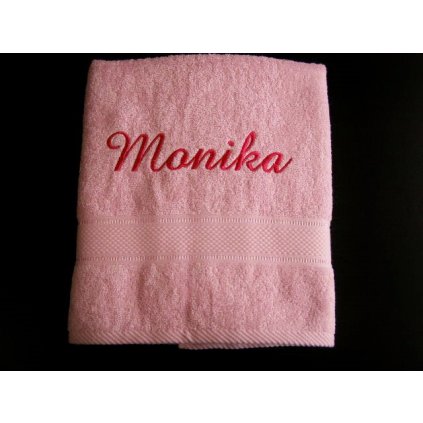 Vyšívaná osuška s menom Monika