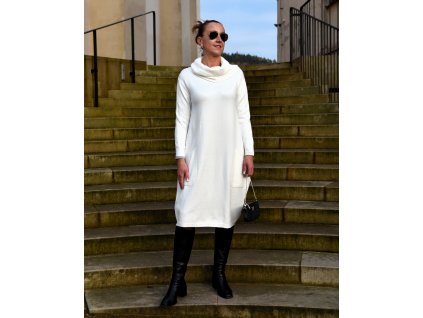 Smetanové svetrové oversize šaty s dlouhým rukávem