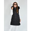 Černá dlouhá teplá prošívaná vesta s kapucí a kožíškem 48041