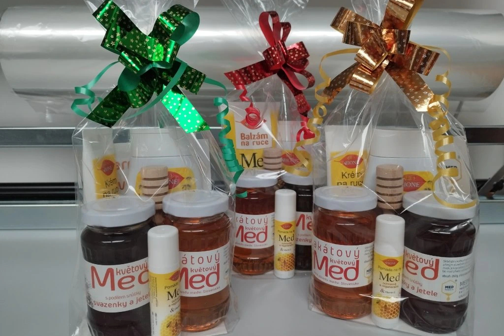 Dárkový balíček s medem a kosmetikou