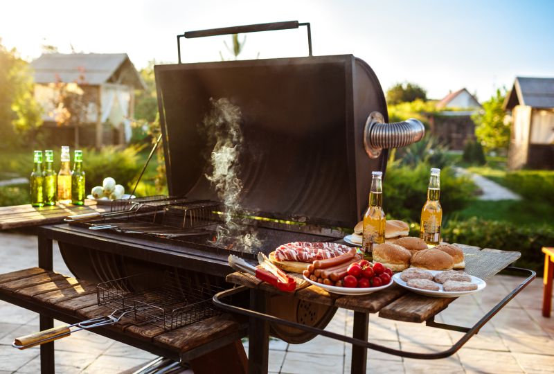 Na letním grilování nesmí chybět ani jeden z těchto stylových doplňků!