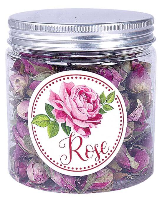 Sušená poupata růží v dóze