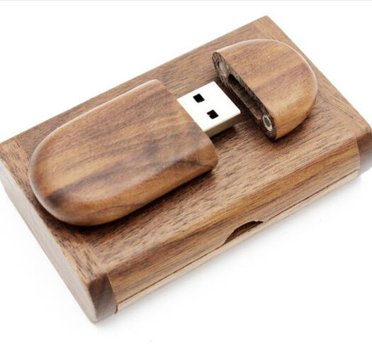 Flash disk dřevo tmavé