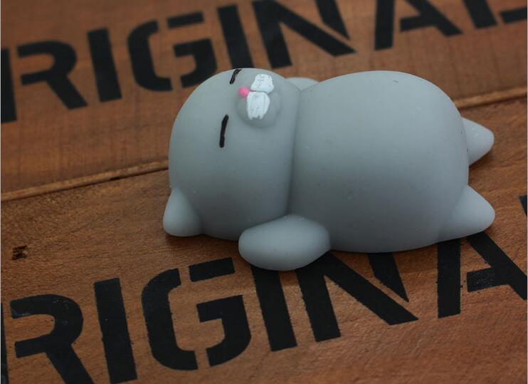 Antistresová mini kočička šedá