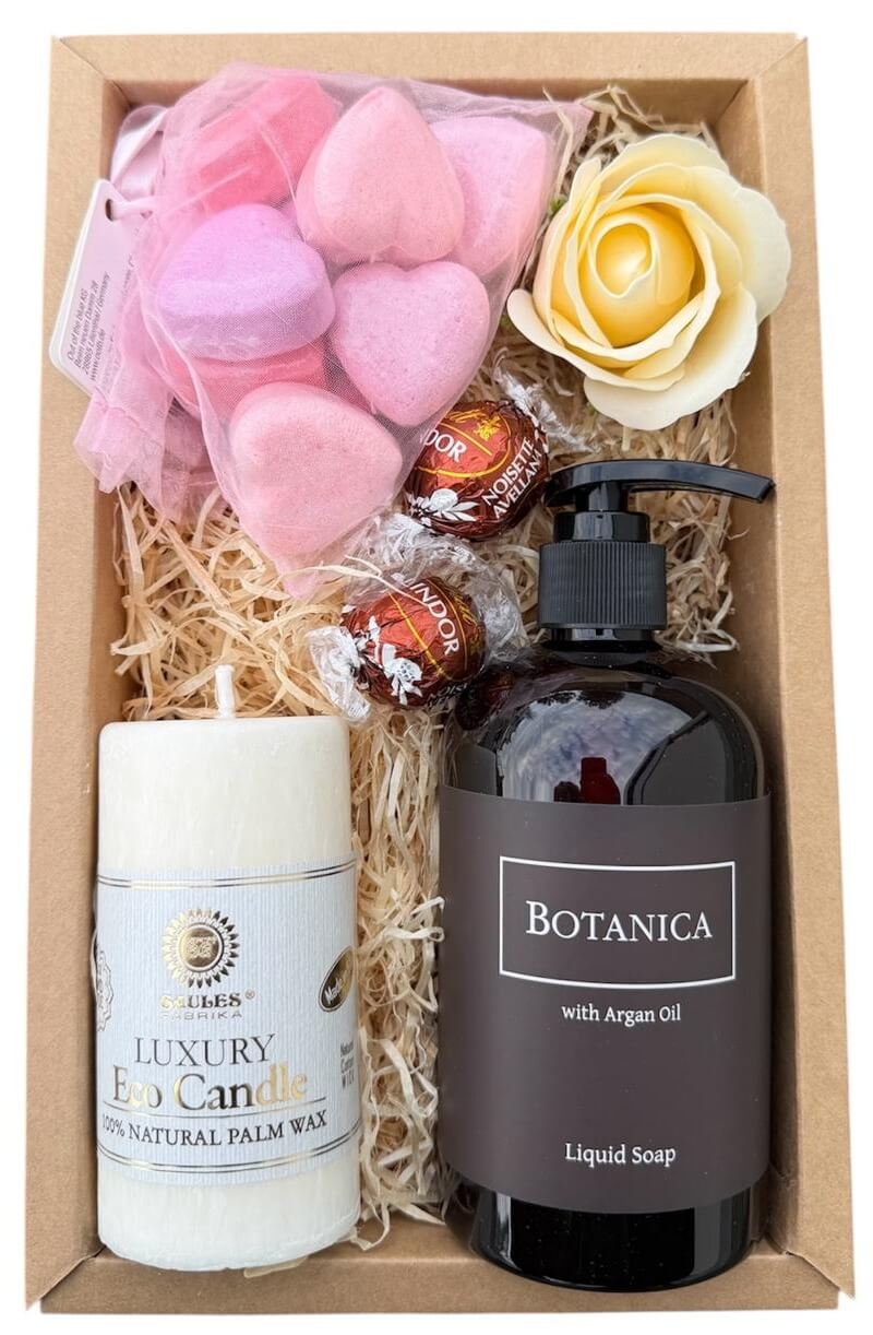 Dárkáč Černý Argan mýdlo Botanica, svíčka a koupelová srdce