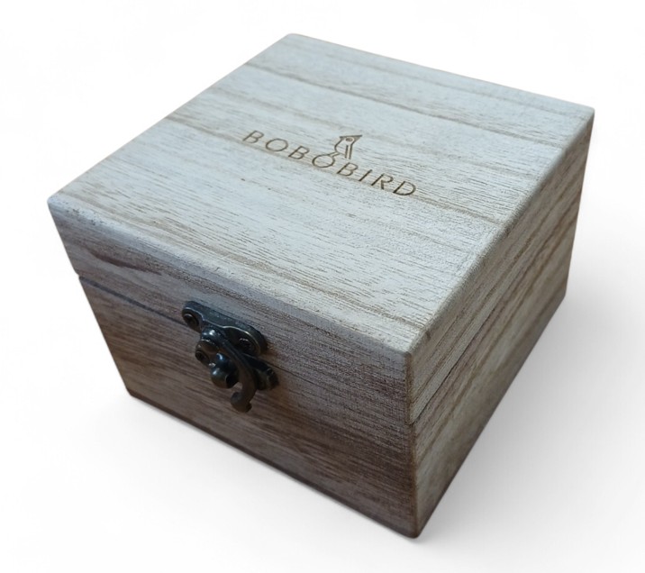 Dřevěná krabička na hodinky
