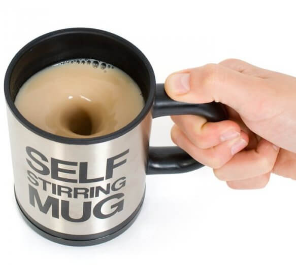 Líný míchací hrnek