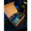 Originální dárek pro programátora – Ajťák box s tematickými produkty pro IT specialisty