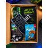 Originální dárek pro programátora – Ajťák box s tematickými produkty pro IT specialisty