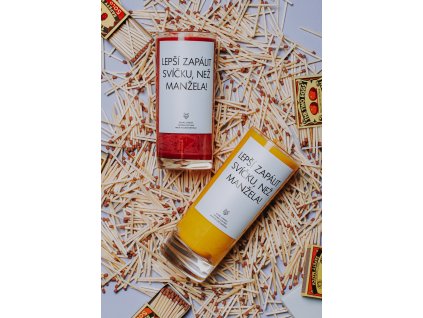 IRONIC CANDLES - sójová svíčka/ LEPŠÍ ZAPÁLIT SVÍČKU, NEŽ  MANŽELA