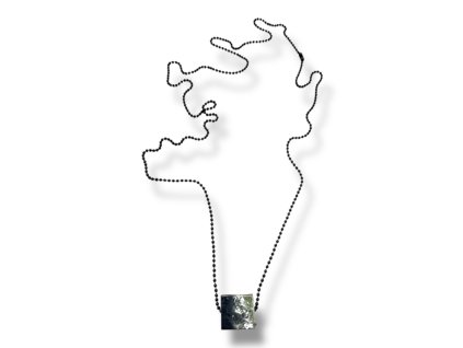 Things by E. náhrdelník kostička s plátky stříbra