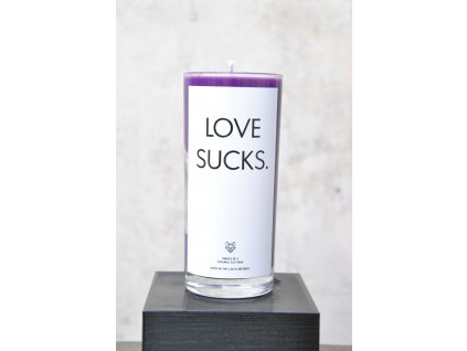 Things by E. - LOVE SUCKS. - sójová svíčka fialová / lesní ovoce