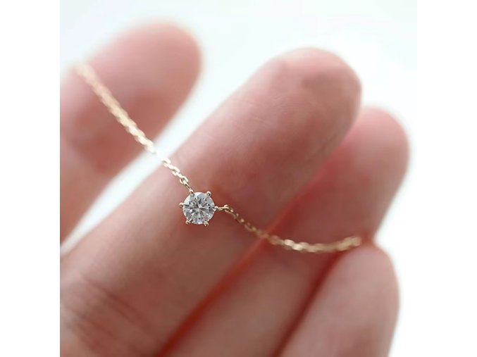 Stříbrný minimalistický náhrdelník se zirkonem