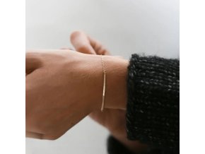 Jemný minimalistický náramek z chirurgické oceli