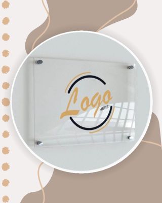 ✨ Akrylová cedule s vlastním logem 🖤 Moderní detail, který reprezentuje ✨ Stylová průhledná cedule s vlastním logem nebo...